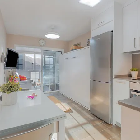 Апартаменты Sea And Sunset *