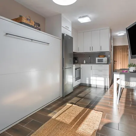 Апартаменты Sea And Sunset